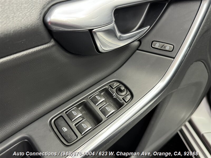 2017 Volvo S60 T5 Inscription photo 24