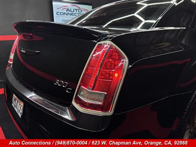 2014 Chrysler 300C - Photo 29 - Orange, CA 92868