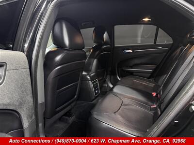 2014 Chrysler 300C - Photo 9 - Orange, CA 92868