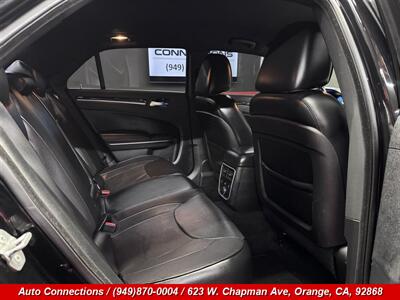 2014 Chrysler 300C - Photo 8 - Orange, CA 92868