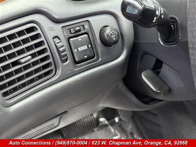 2002 Toyota Camry SLE V6   - Photo 22 - Orange, CA 92868