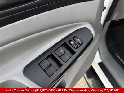 2015 Toyota Tacoma V6   - Photo 22 - Orange, CA 92868