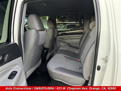 2015 Toyota Tacoma V6   - Photo 9 - Orange, CA 92868