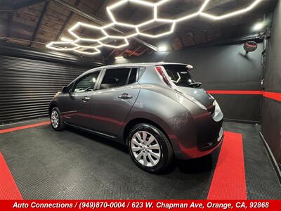 2014 Nissan LEAF S   - Photo 4 - Orange, CA 92868