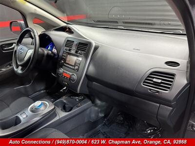 2014 Nissan LEAF S   - Photo 10 - Orange, CA 92868