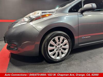 2014 Nissan LEAF S   - Photo 29 - Orange, CA 92868
