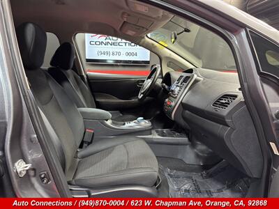 2014 Nissan LEAF S   - Photo 7 - Orange, CA 92868