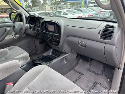 2006 Toyota Sequoia SR5   - Photo 12 - Orange, CA 92868