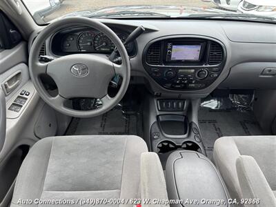 2006 Toyota Sequoia SR5   - Photo 14 - Orange, CA 92868