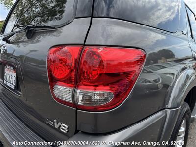 2006 Toyota Sequoia SR5   - Photo 38 - Orange, CA 92868