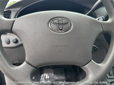 2006 Toyota Sequoia SR5   - Photo 15 - Orange, CA 92868