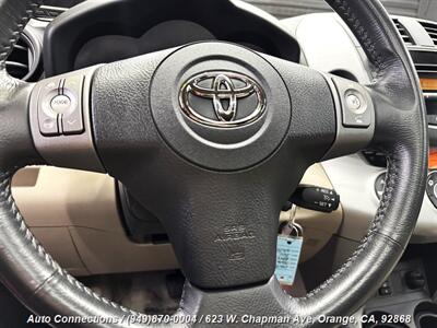 2007 Toyota RAV4 Limited   - Photo 13 - Orange, CA 92868