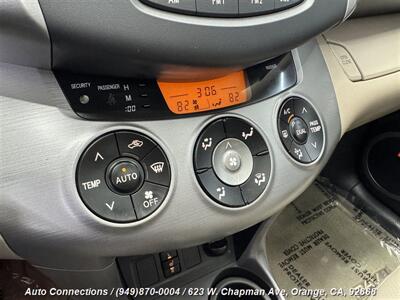 2007 Toyota RAV4 Limited   - Photo 20 - Orange, CA 92868