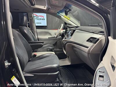 2013 Toyota Sienna SE 8-Passenger   - Photo 7 - Orange, CA 92868