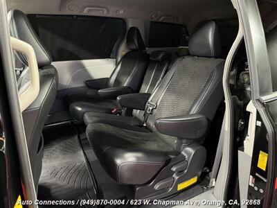 2013 Toyota Sienna SE 8-Passenger   - Photo 10 - Orange, CA 92868