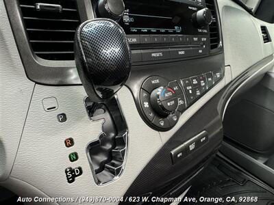 2013 Toyota Sienna SE 8-Passenger   - Photo 19 - Orange, CA 92868