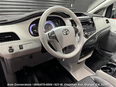 2013 Toyota Sienna SE 8-Passenger   - Photo 14 - Orange, CA 92868