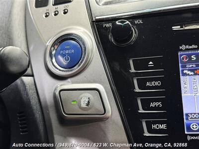2016 Toyota Prius v Three   - Photo 20 - Orange, CA 92868