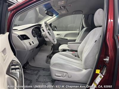 2012 Toyota Sienna LE 8-Passenger   - Photo 6 - Orange, CA 92868
