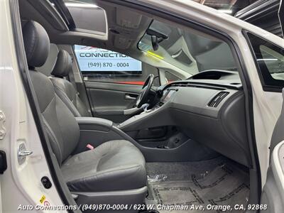 2011 Toyota Prius Four   - Photo 7 - Orange, CA 92868