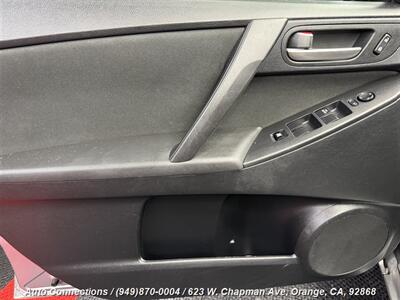 2012 Mazda Mazda3 i Sport   - Photo 18 - Orange, CA 92868
