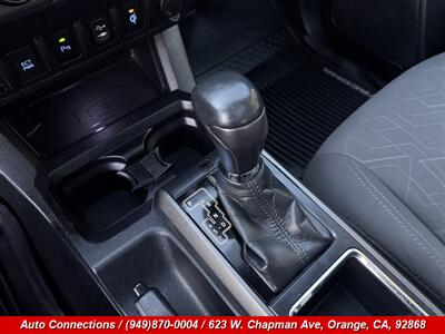 2017 Toyota Tacoma TRD Off-Road   - Photo 14 - Orange, CA 92868