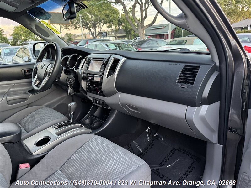 2013 Toyota Tacoma PreRunner V6 photo 9