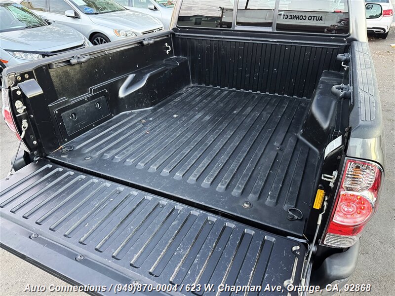 2013 Toyota Tacoma PreRunner V6 photo 21