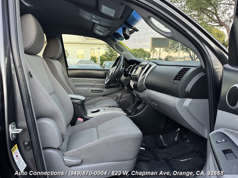 2013 Toyota Tacoma PreRunner V6 photo 6