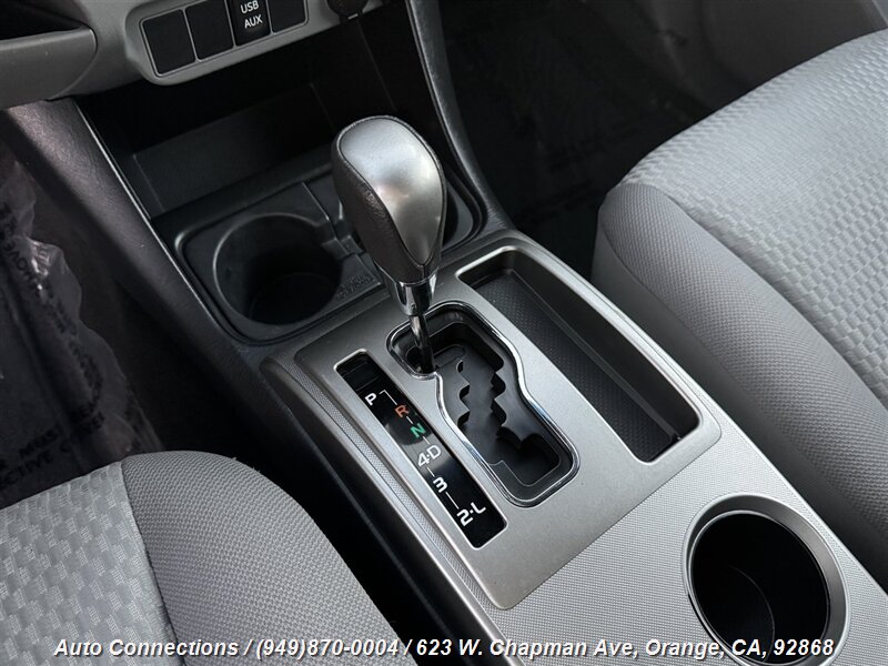 2013 Toyota Tacoma PreRunner V6 photo 13
