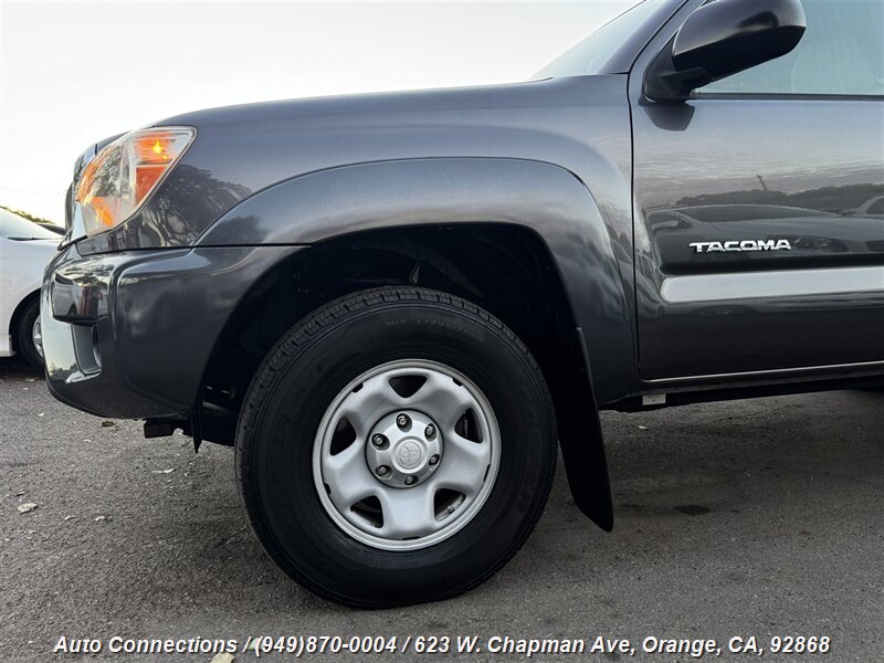 2013 Toyota Tacoma PreRunner V6 photo 25
