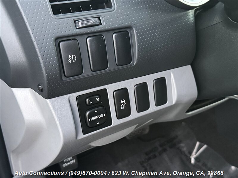 2013 Toyota Tacoma PreRunner V6 photo 17