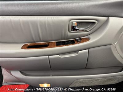 2002 Toyota Avalon XLS   - Photo 20 - Orange, CA 92868