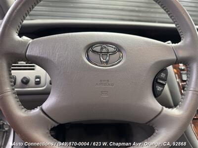 2002 Toyota Avalon XLS   - Photo 13 - Orange, CA 92868