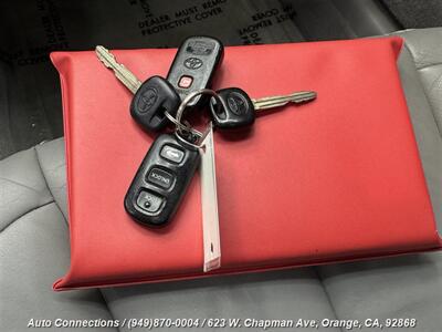 2002 Toyota Avalon XLS   - Photo 22 - Orange, CA 92868