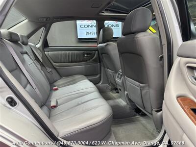 2002 Toyota Avalon XLS   - Photo 8 - Orange, CA 92868