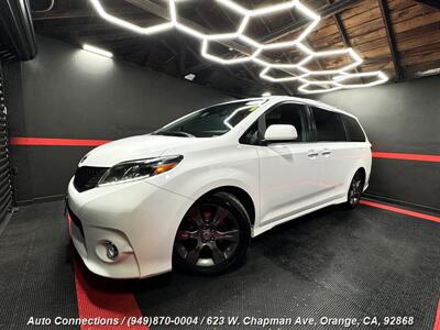 2015 Toyota Sienna SE Premium 8-Passeng   - Photo 2 - Orange, CA 92868