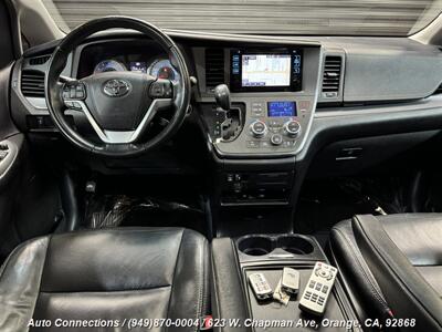 2015 Toyota Sienna SE Premium 8-Passeng   - Photo 15 - Orange, CA 92868