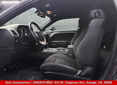 2013 Dodge Challenger SXT - Photo 6 - Orange, CA 92868