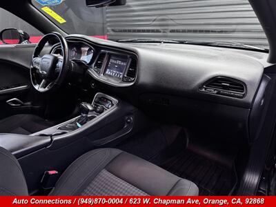2019 Dodge Challenger SXT - Photo 10 - Orange, CA 92868