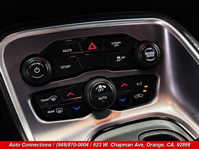 2019 Dodge Challenger SXT - Photo 14 - Orange, CA 92868