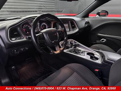 2019 Dodge Challenger SXT - Photo 11 - Orange, CA 92868