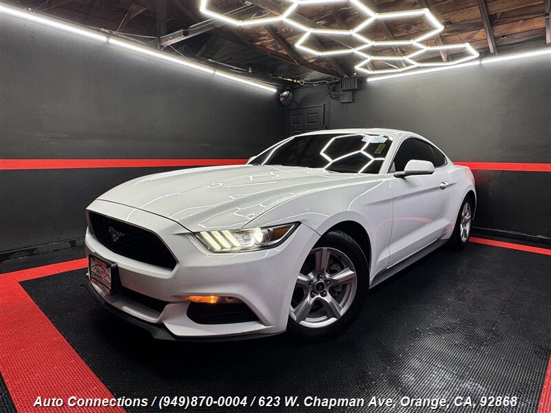 2017 Ford Mustang V6  