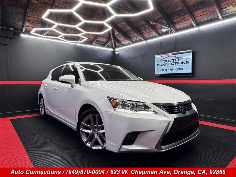 Starfire Pearl 2014 Lexus CT Hybrid 200h FWD Wagon Front-Wheel Drive Automatic