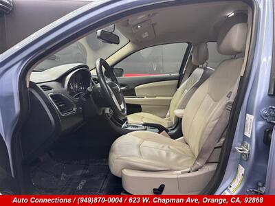 2013 Chrysler 200 Limited   - Photo 6 - Orange, CA 92868
