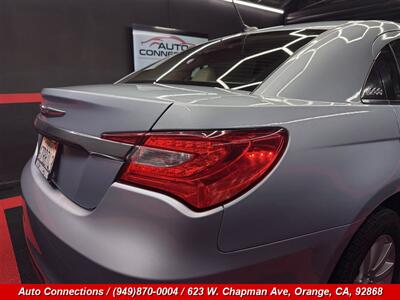 2013 Chrysler 200 Limited   - Photo 25 - Orange, CA 92868
