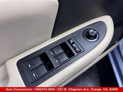 2013 Chrysler 200 Limited   - Photo 19 - Orange, CA 92868