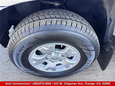 2012 Toyota Tacoma PreRunner V6   - Photo 33 - Orange, CA 92868