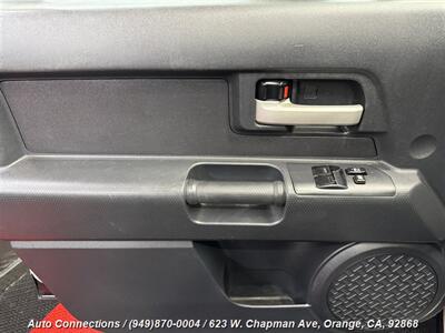 2010 Toyota FJ Cruiser   - Photo 19 - Orange, CA 92868