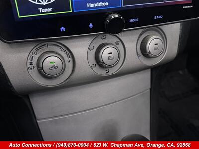 2006 Toyota Camry SE V6 - Photo 15 - Orange, CA 92868
